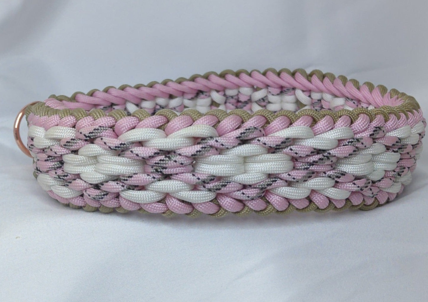 20" Pink and White Dog Collar