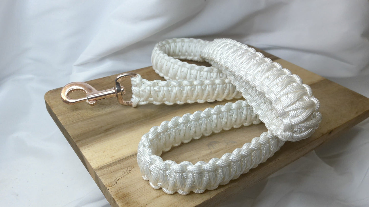 42" White Paracord Leash